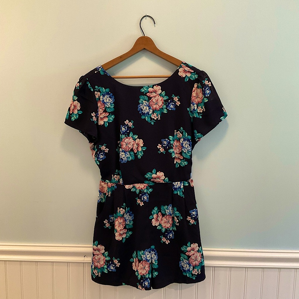 Monteau Los Angeles, Navy Blue Floral Print Romper (with pockets), Size M